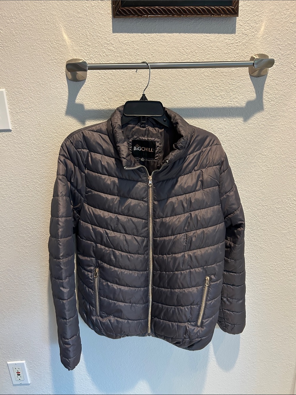Big Chill Puffer Jacket In Dark Taupe